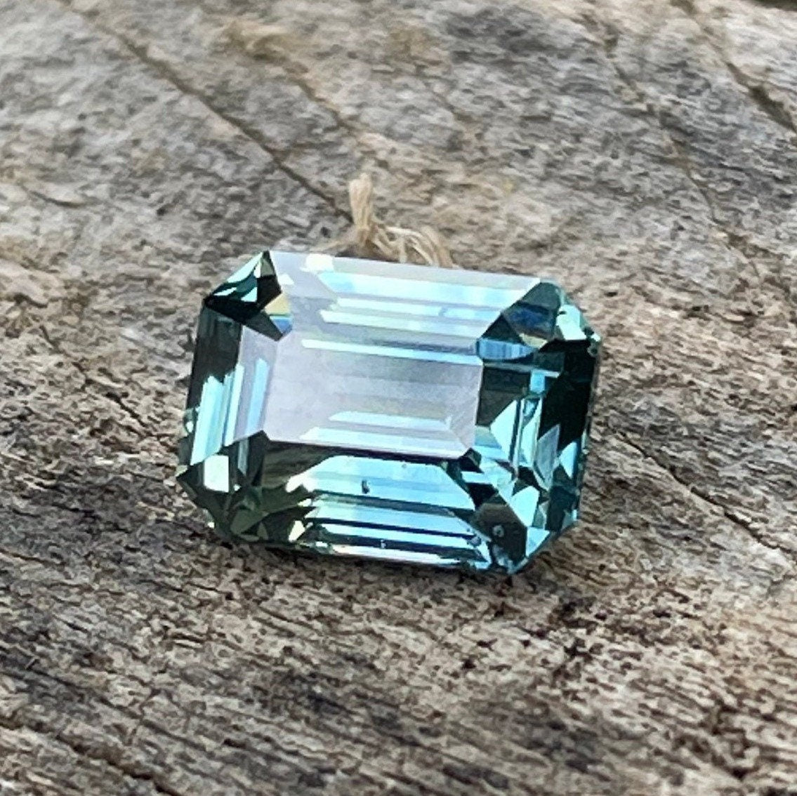 Teal Sapphire   1.12 Ct