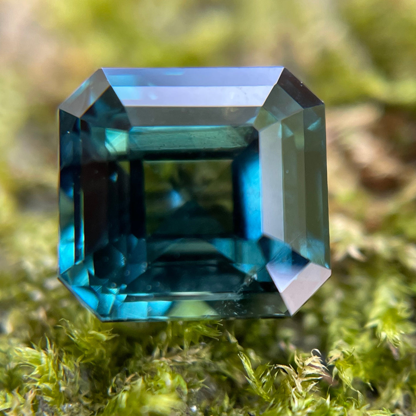 Teal Sapphire  2.04 Ct