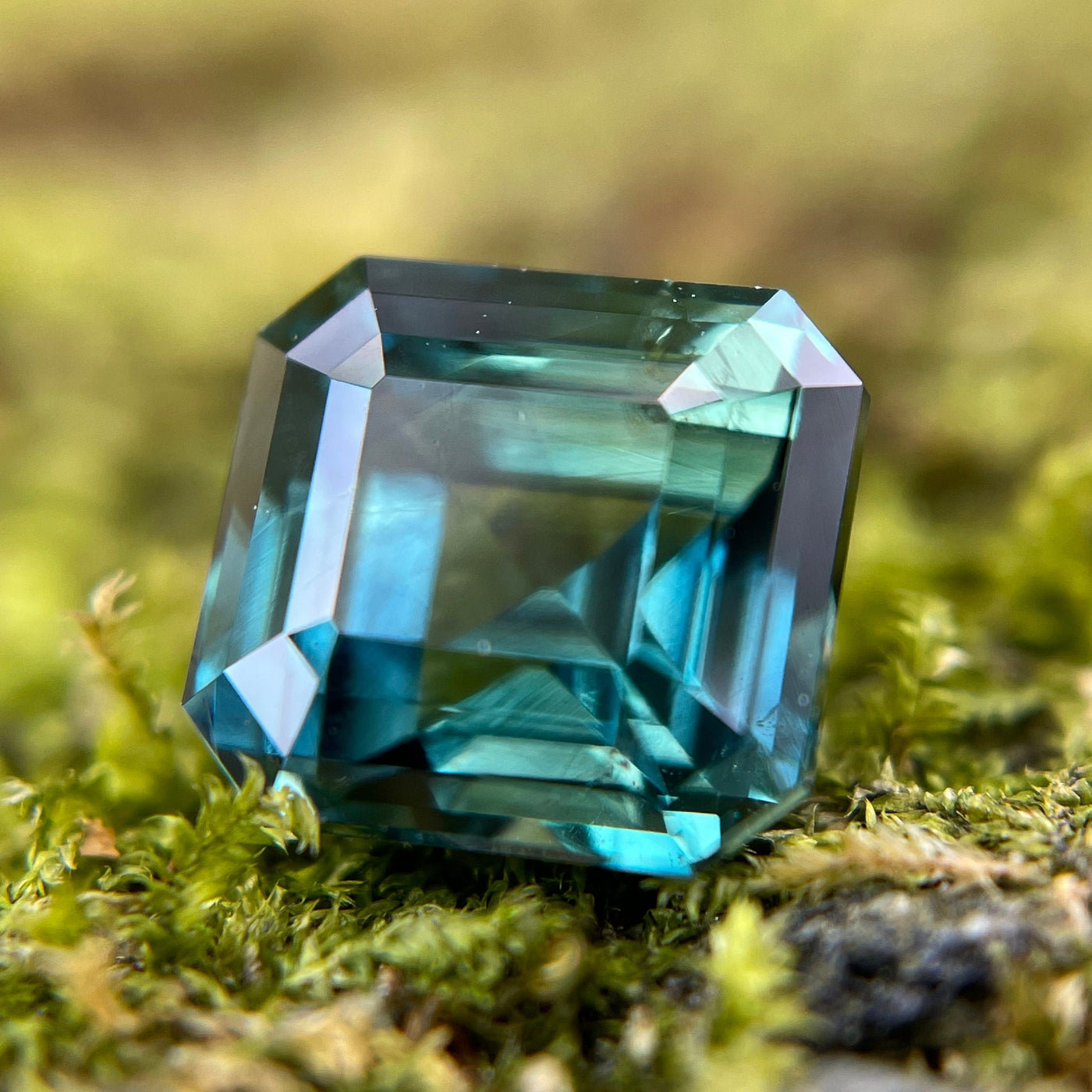 Teal Sapphire  2.04 Ct
