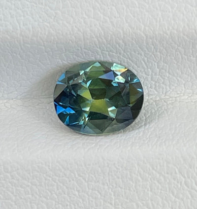 Bi COLOr Sapphire  1.60 Ct