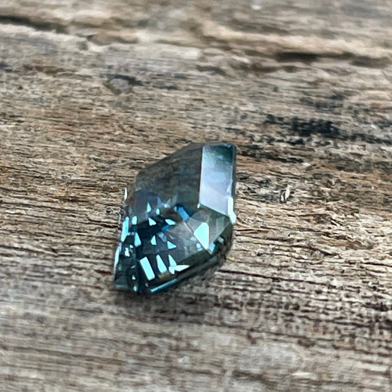 Teal Sapphire   1.12 Ct