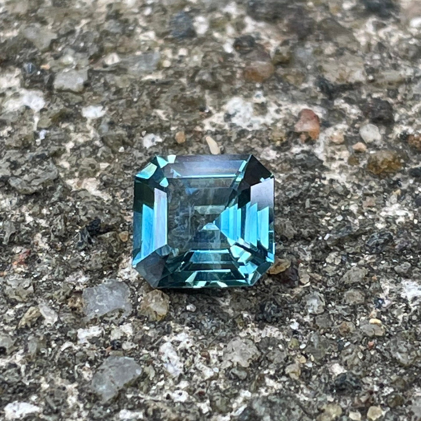 Teal Sapphire  1.25 Ct