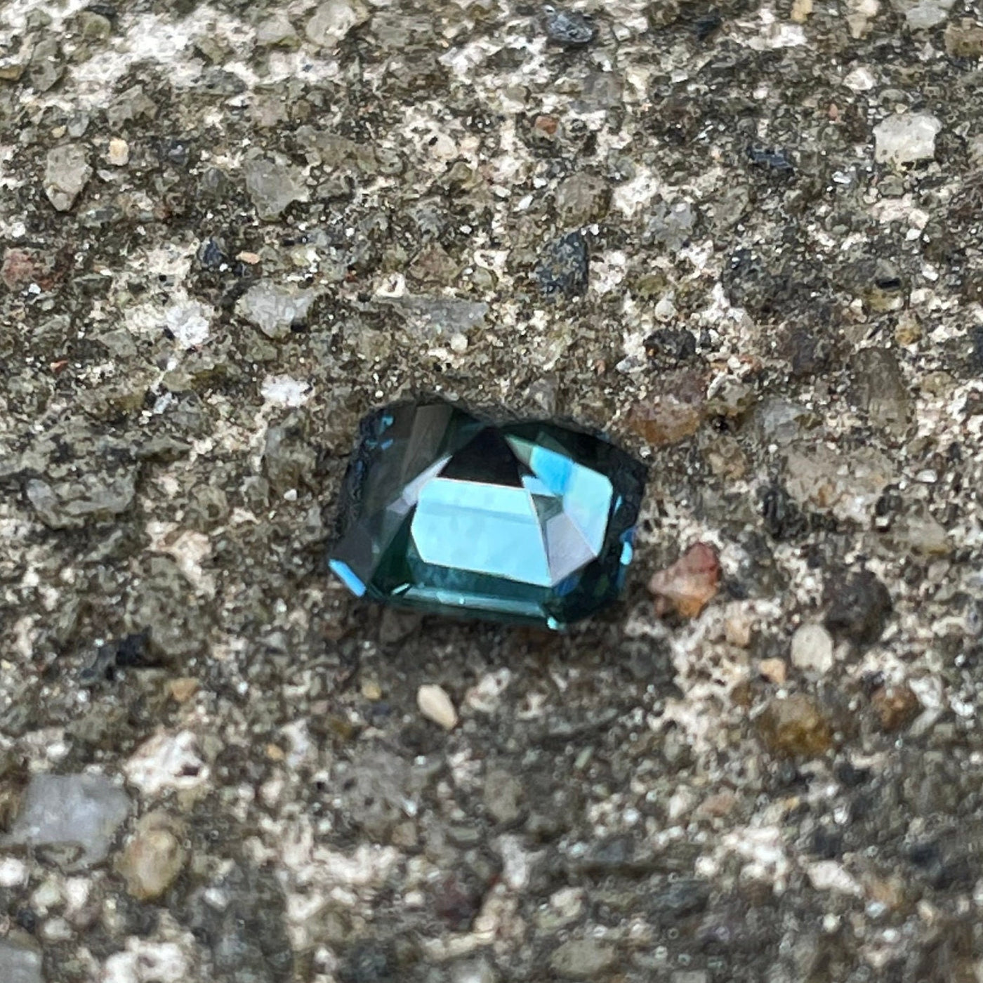 Teal Sapphire  1.25 Ct