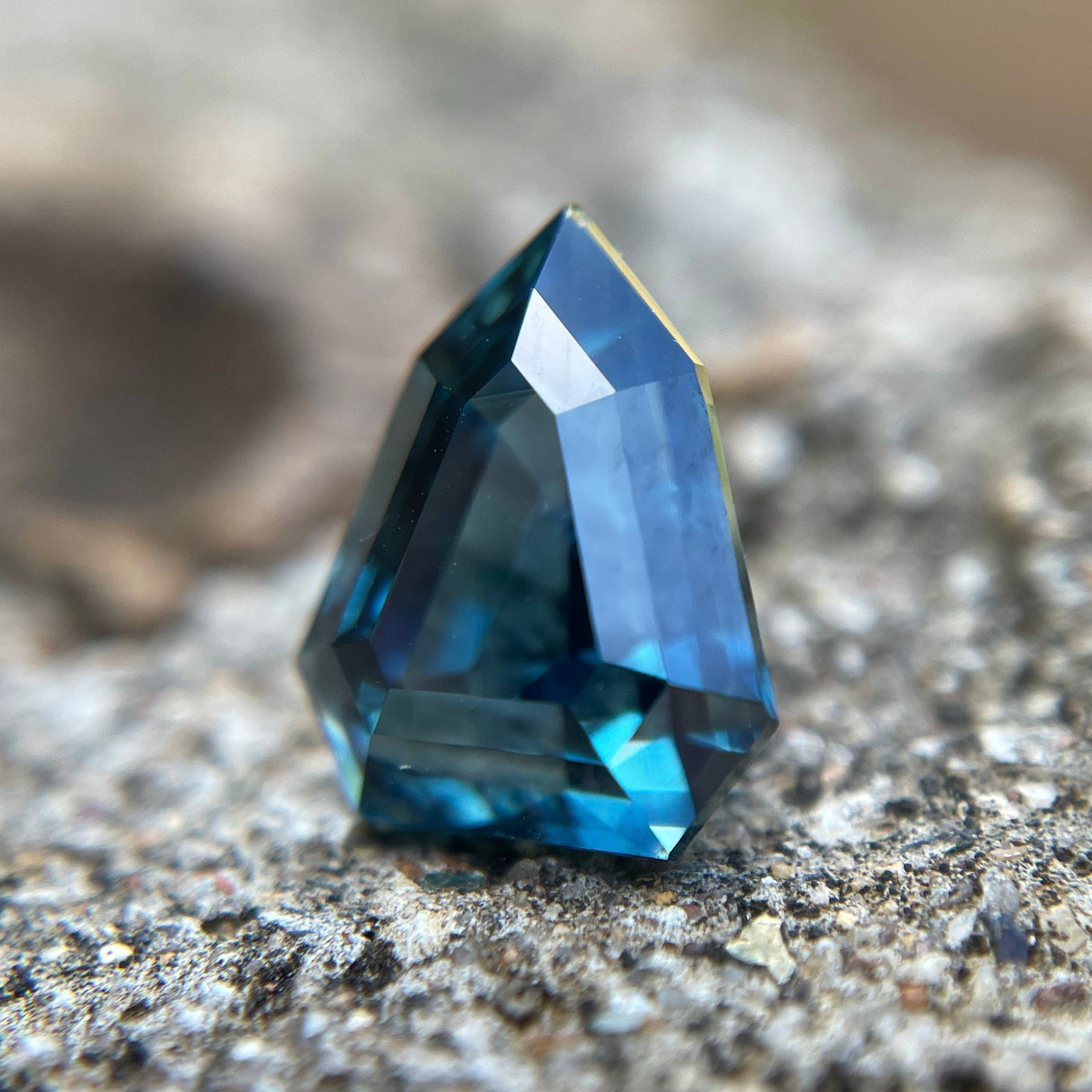 Teal Sapphire   3.56 Ct