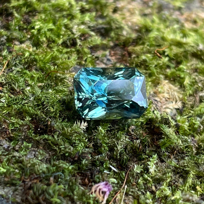 Teal Sapphire   1.55 Ct