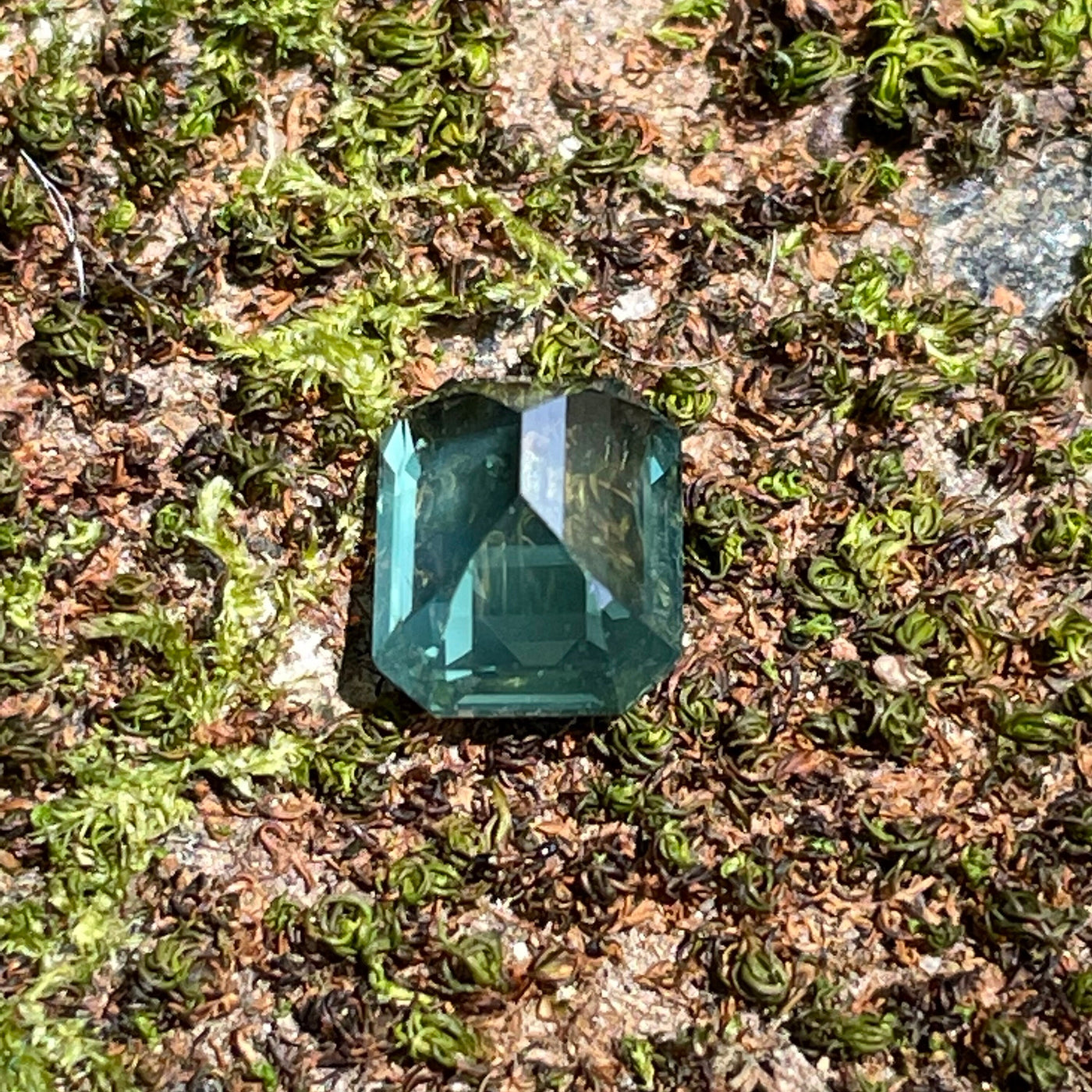 Green Sapphire  1.55 Ct