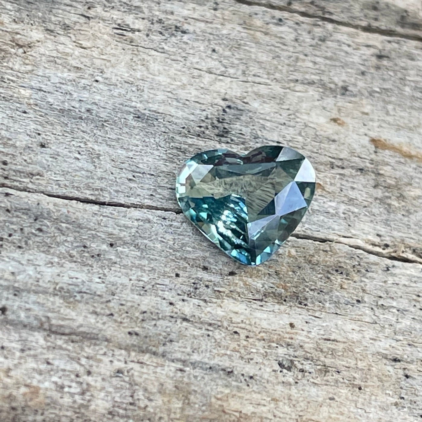 Green Sapphire 0.88 Ct