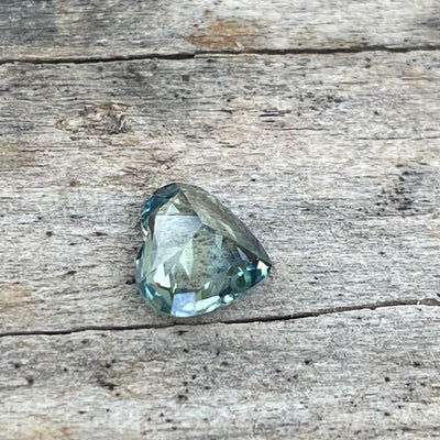 Green Sapphire 0.88 Ct