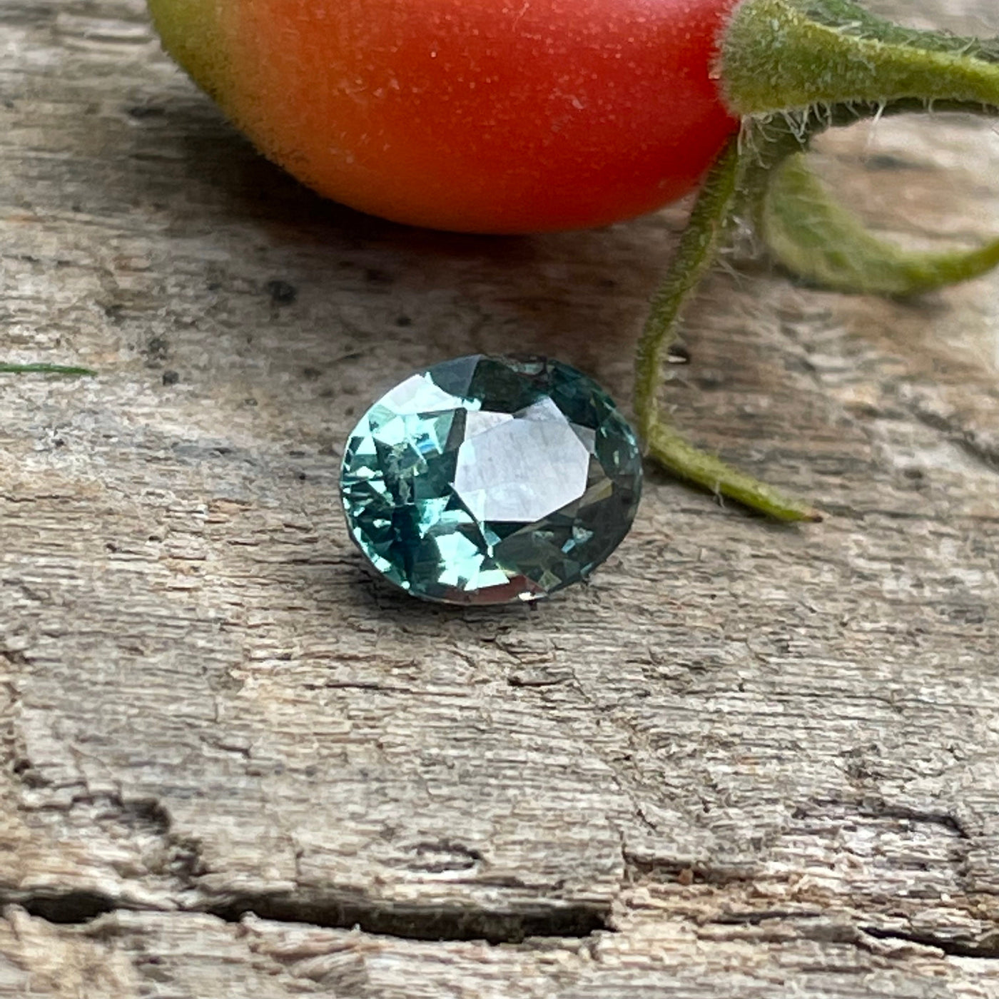 Green Sapphire 0.98 Ct