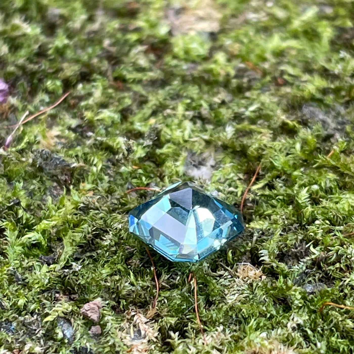 Teal Sapphire  1.25 Ct