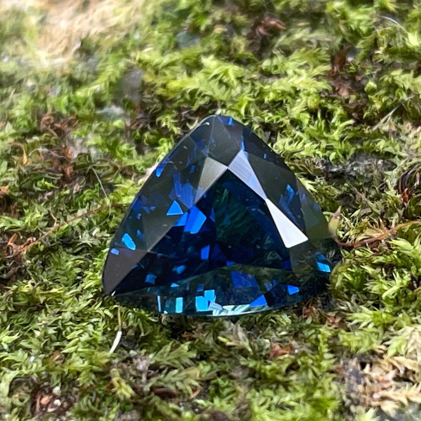 Blue Sapphire  3.55 Ct