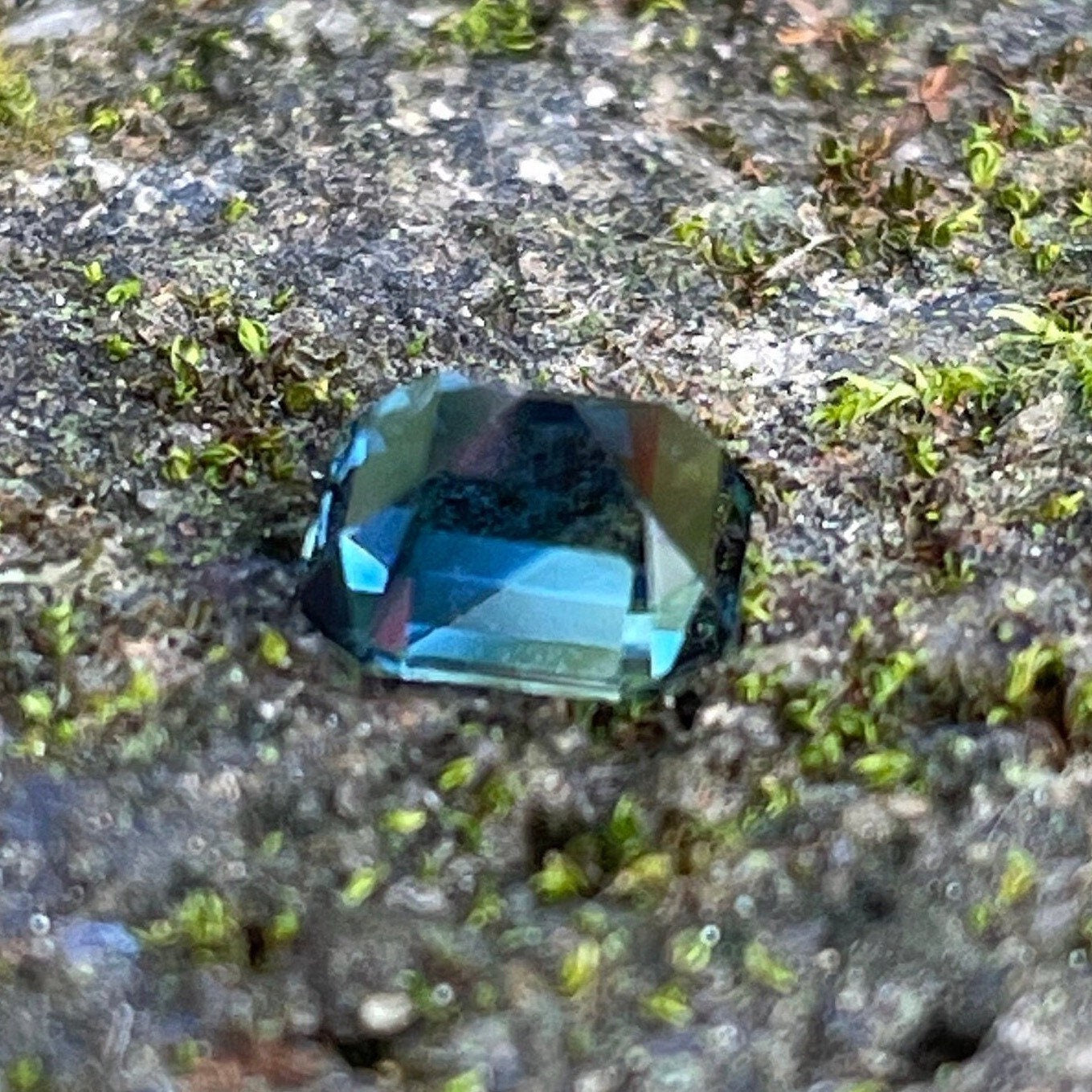 Teal Sapphire  1.12 Ct