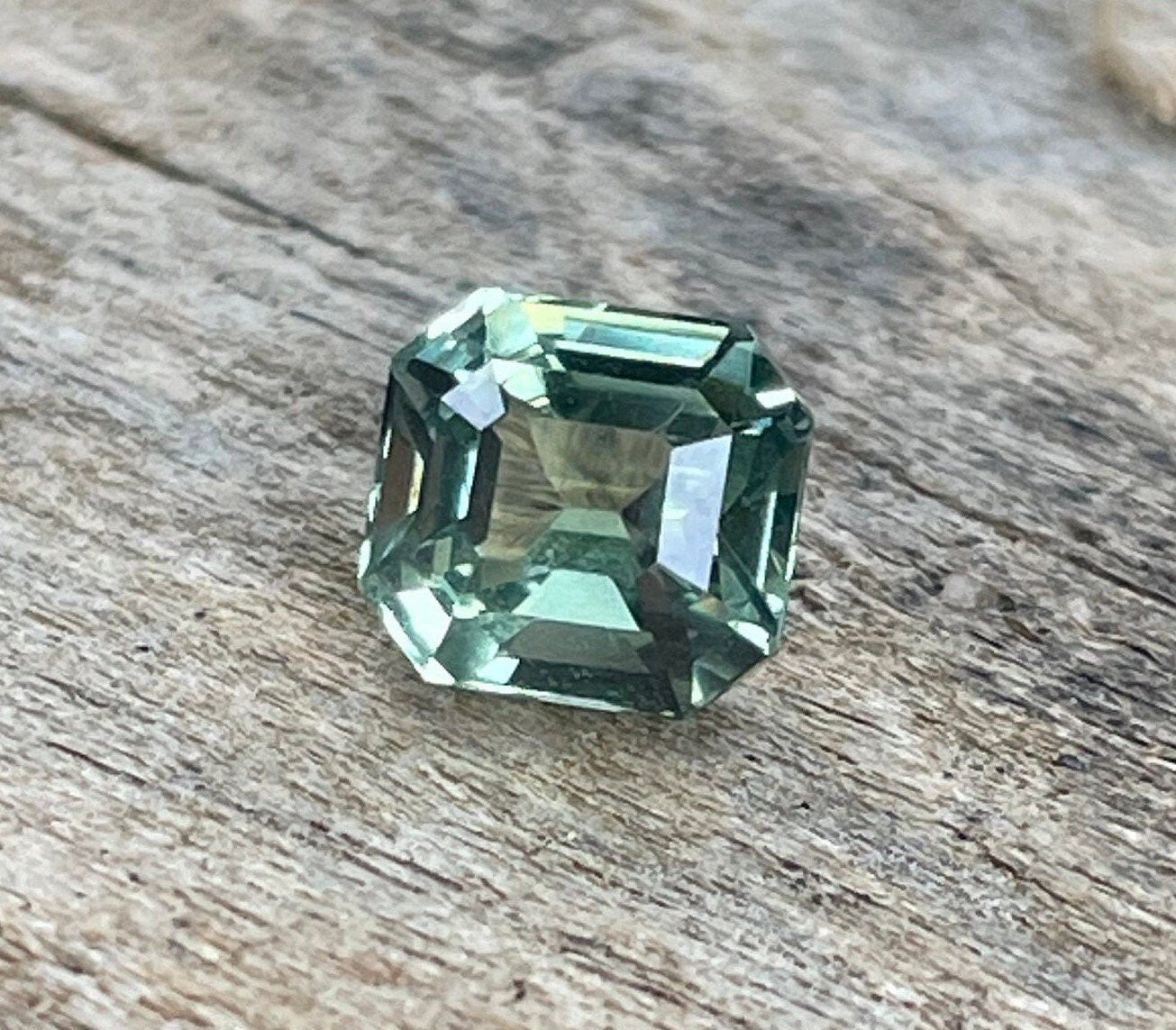 Green Sapphire 1.06 Ct