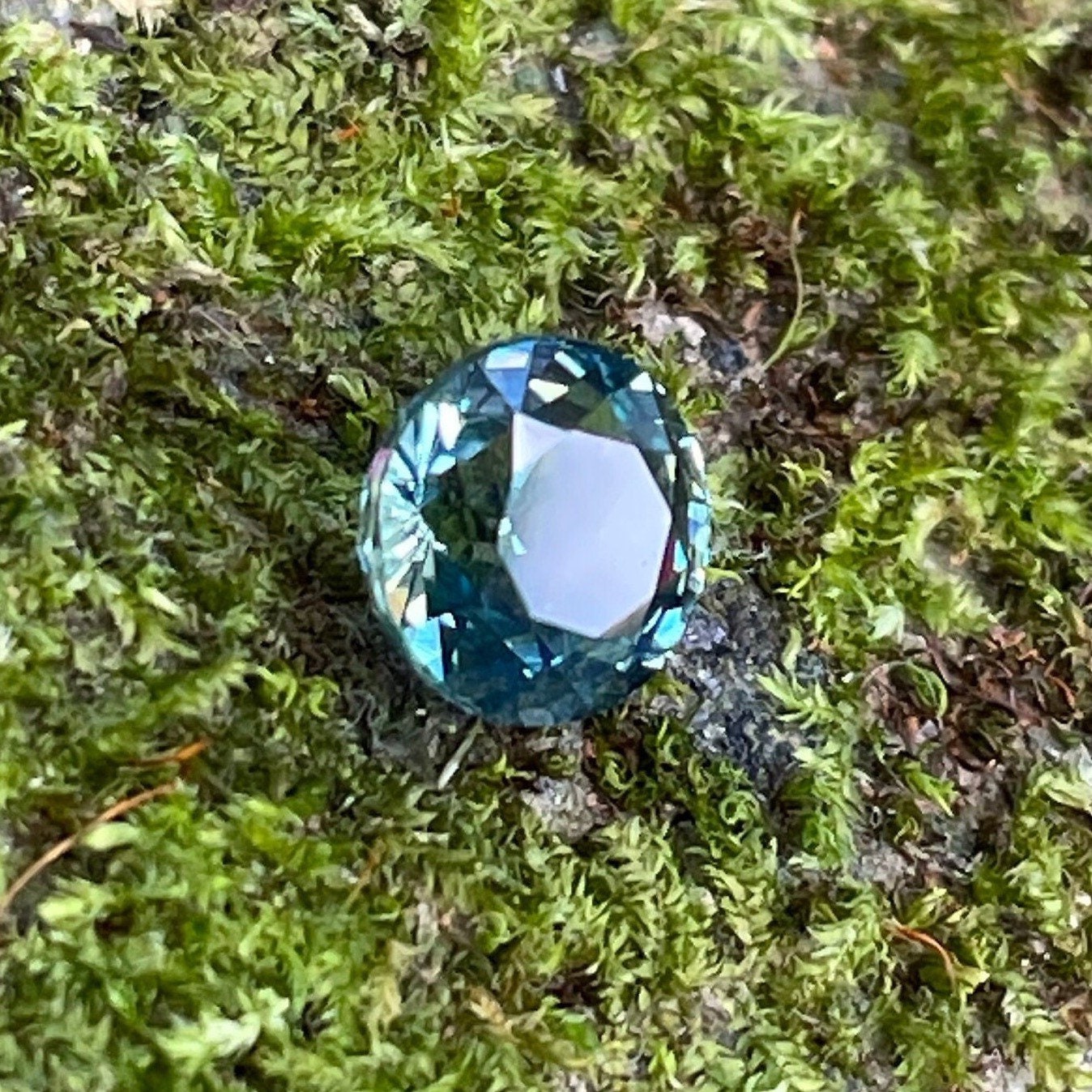 Teal Sapphire  1.52 Ct