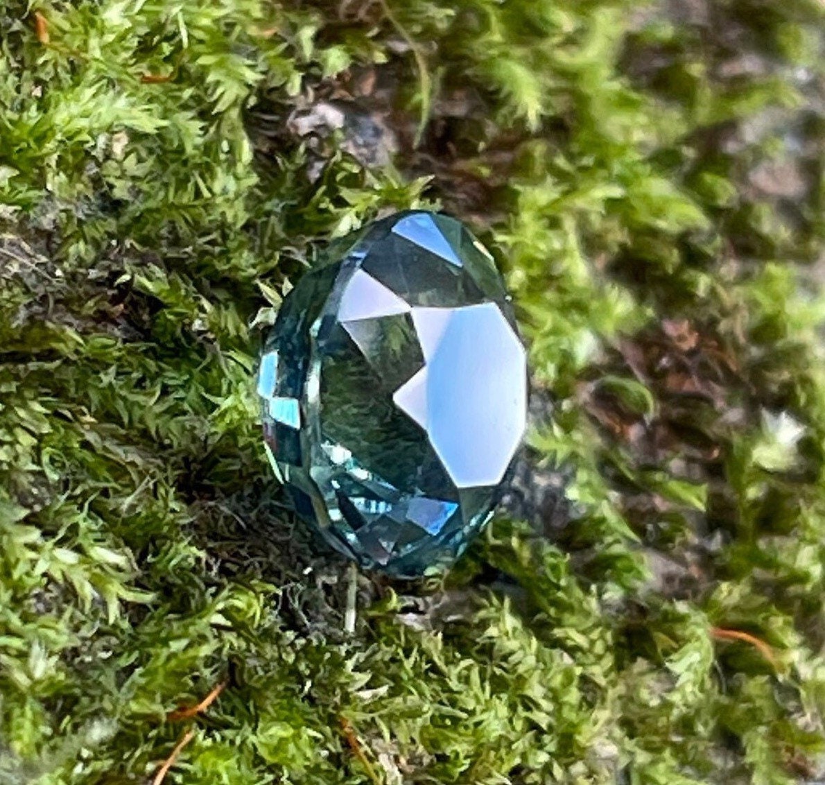 Teal Sapphire  1.52 Ct