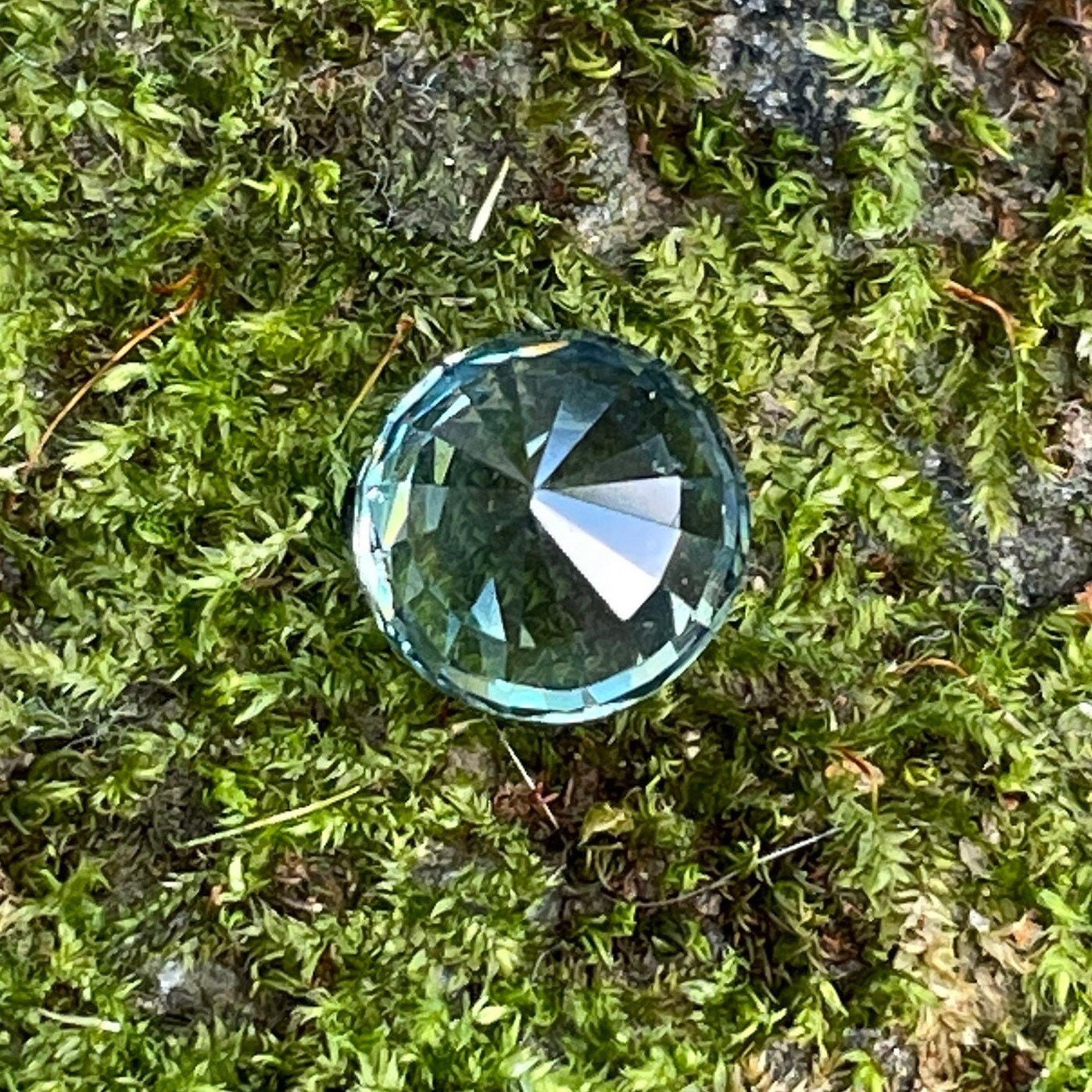Teal Sapphire  1.52 Ct