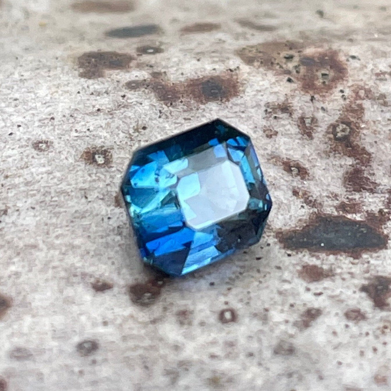 Teal Sapphire  1.10 Ct