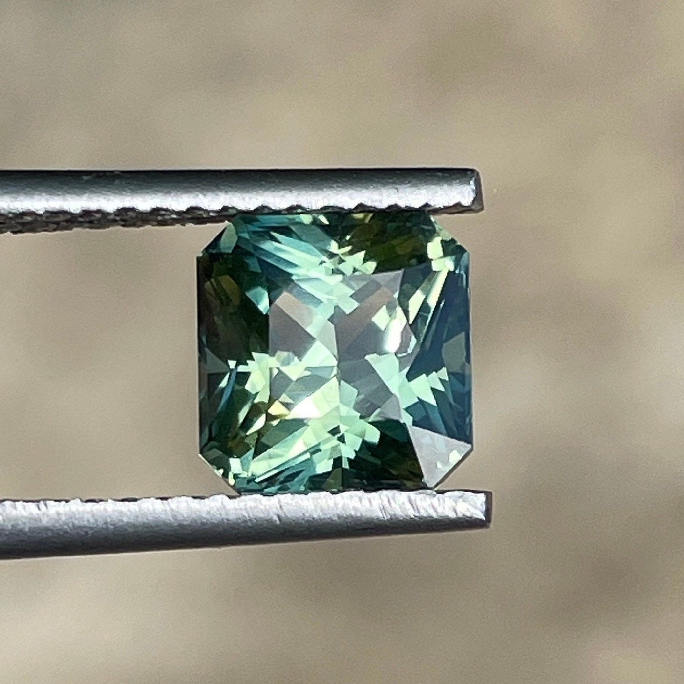 Parti Sapphire  2.29 Ct