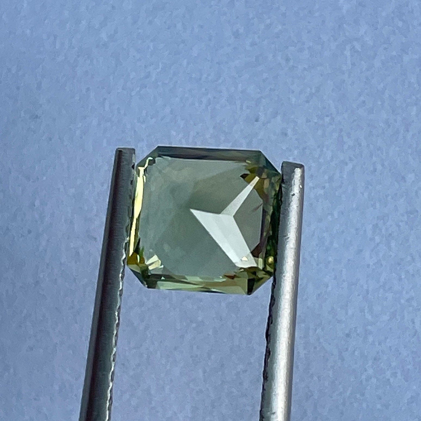 Parti Sapphire  2.29 Ct