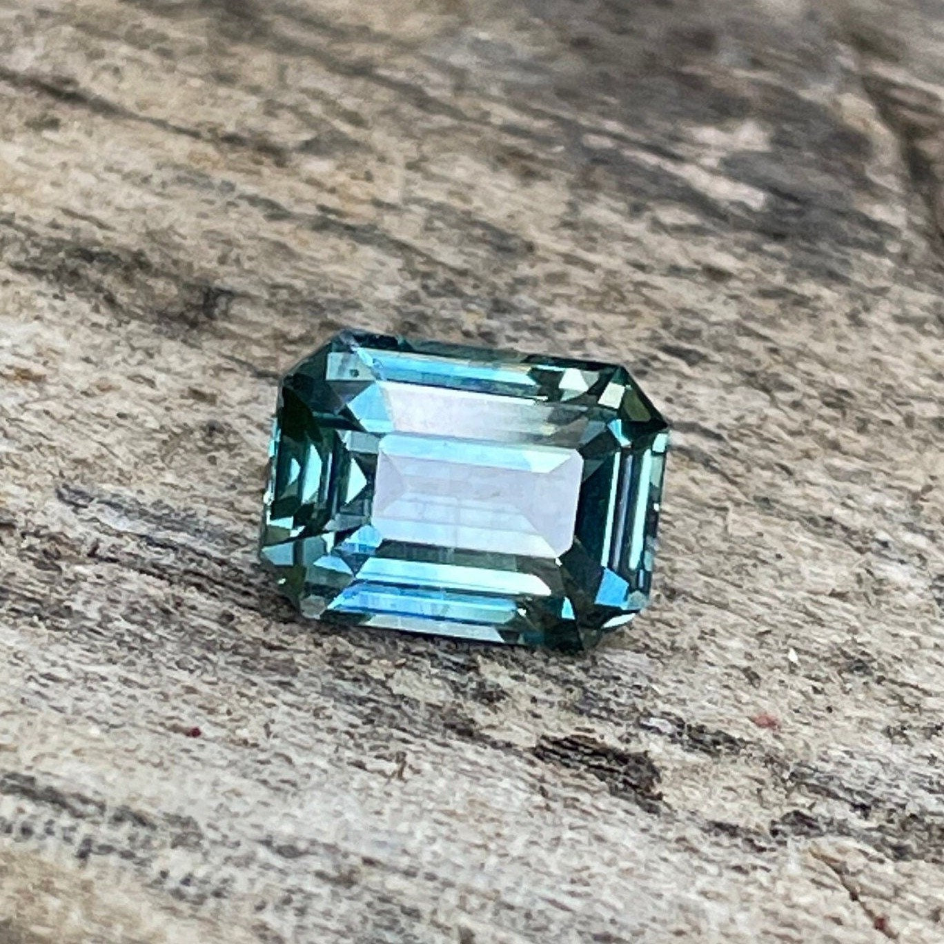 Teal Sapphire   1.12 Ct