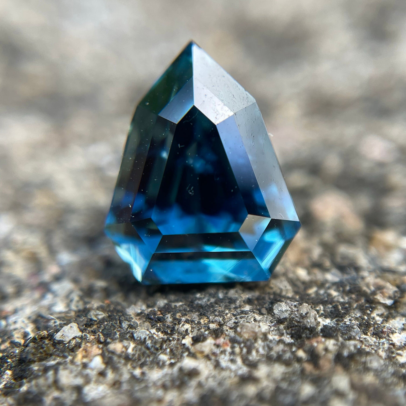 Teal Sapphire   3.56 Ct