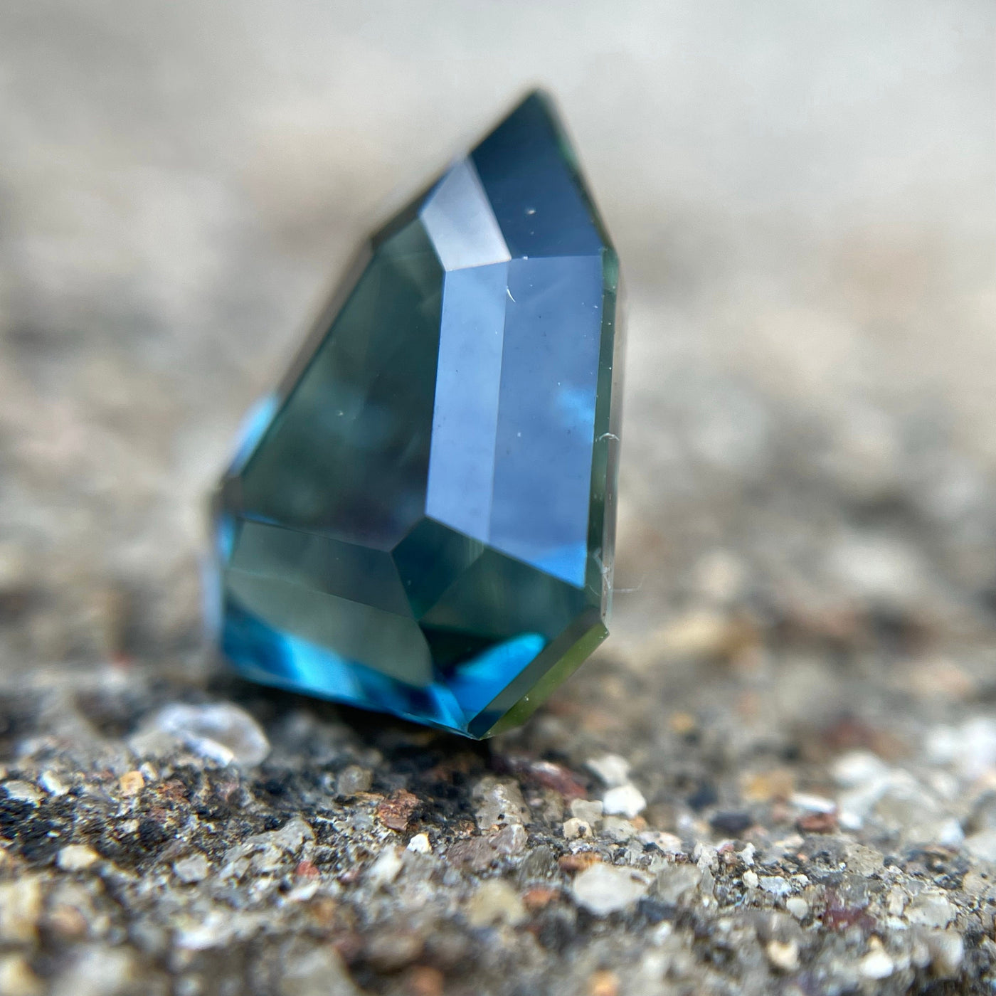 Teal Sapphire   3.56 Ct