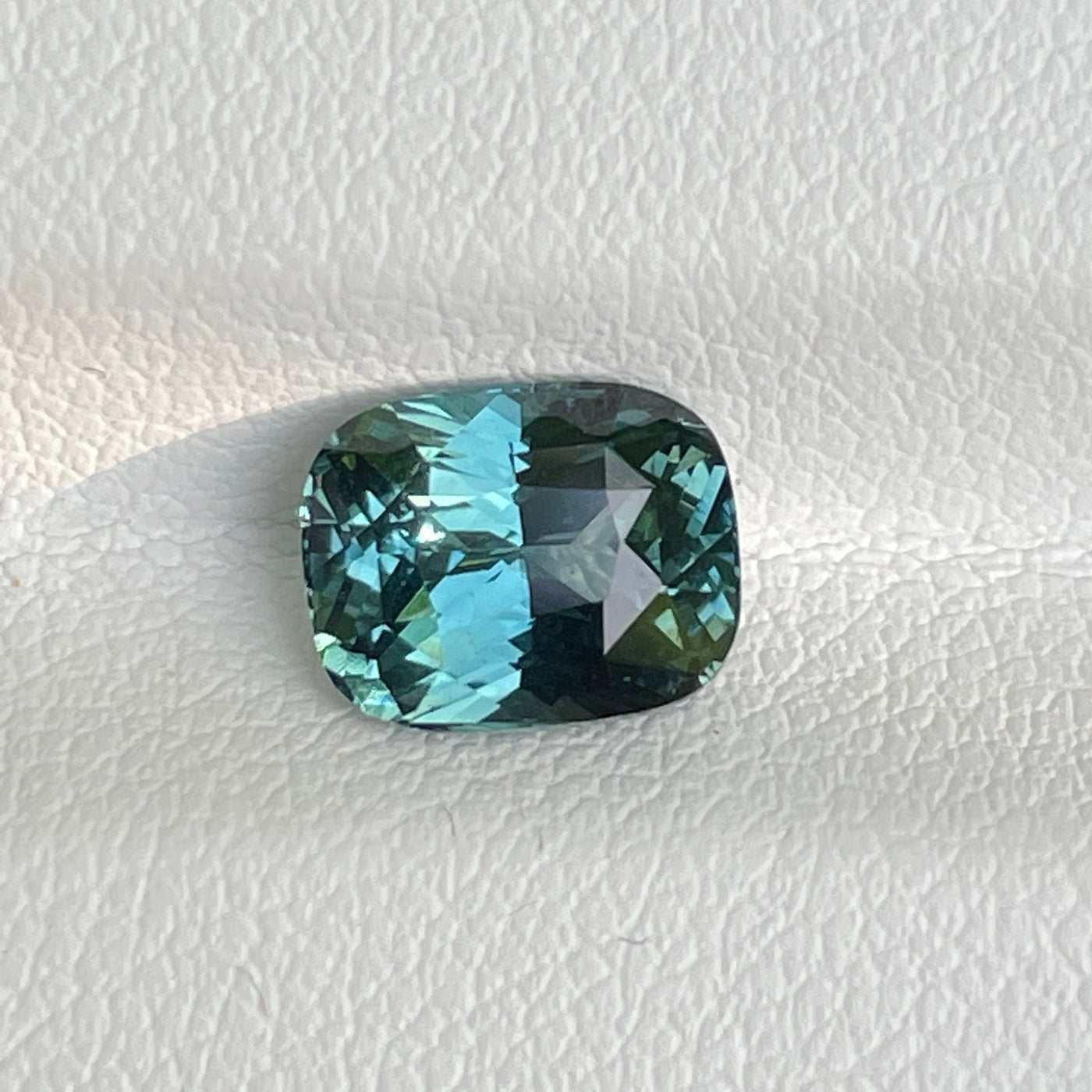 Teal Sapphire   2.05 Ct