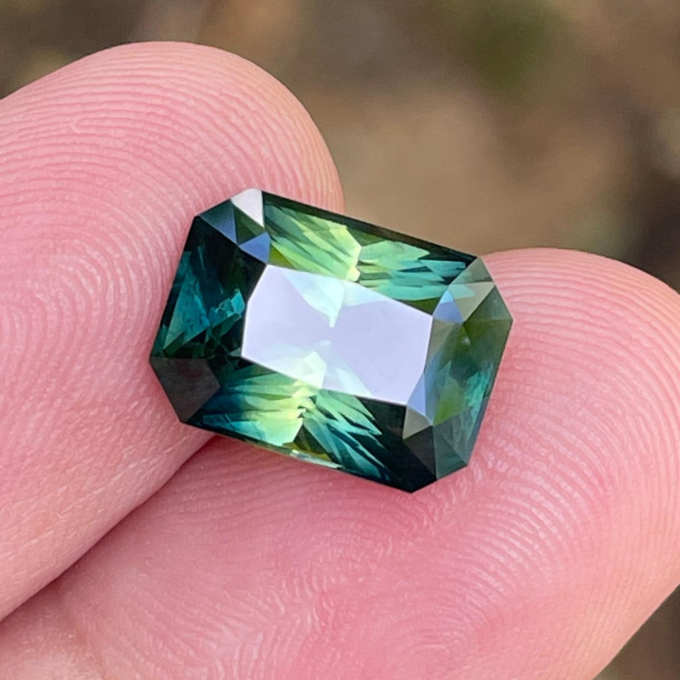 Parti Sapphire  6.05 Ct