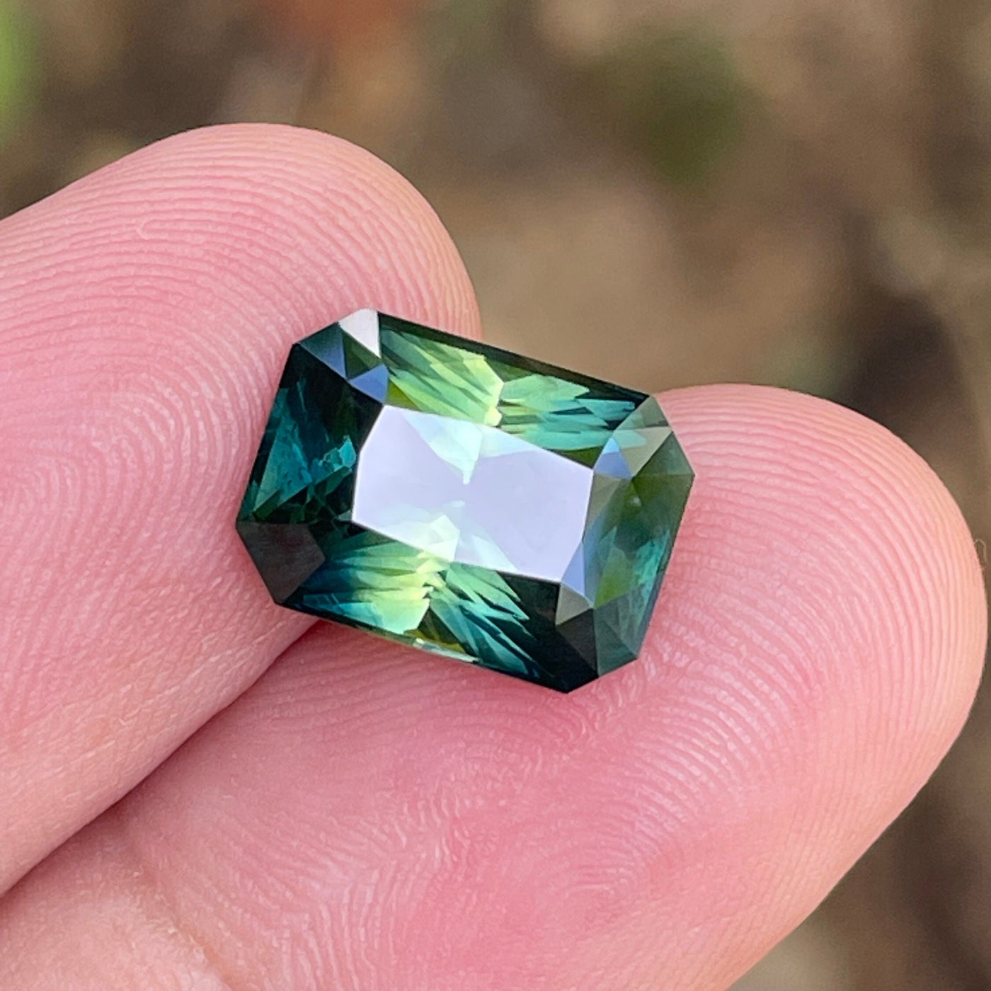 Parti Sapphire  6.05 Ct