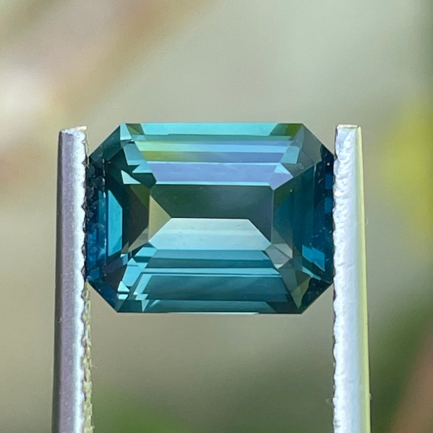 Teal Sapphire  3.05 Ct