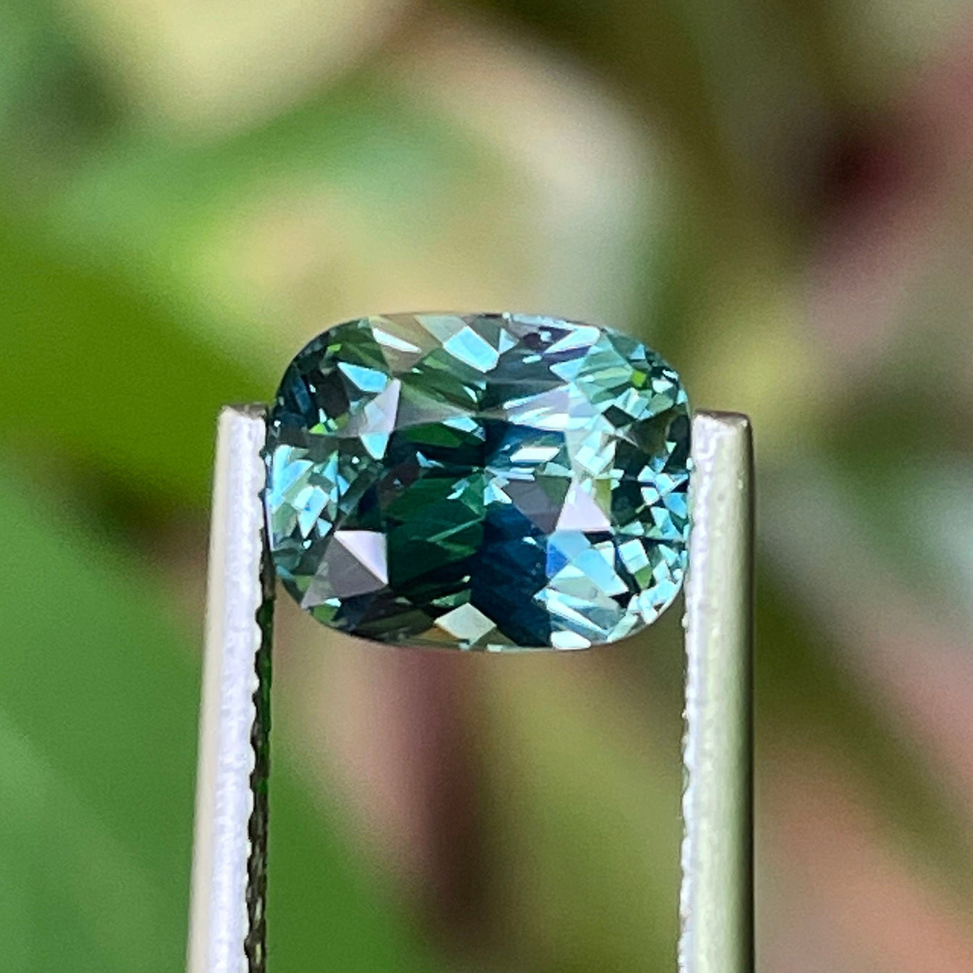 Teal Sapphire   2.05 Ct