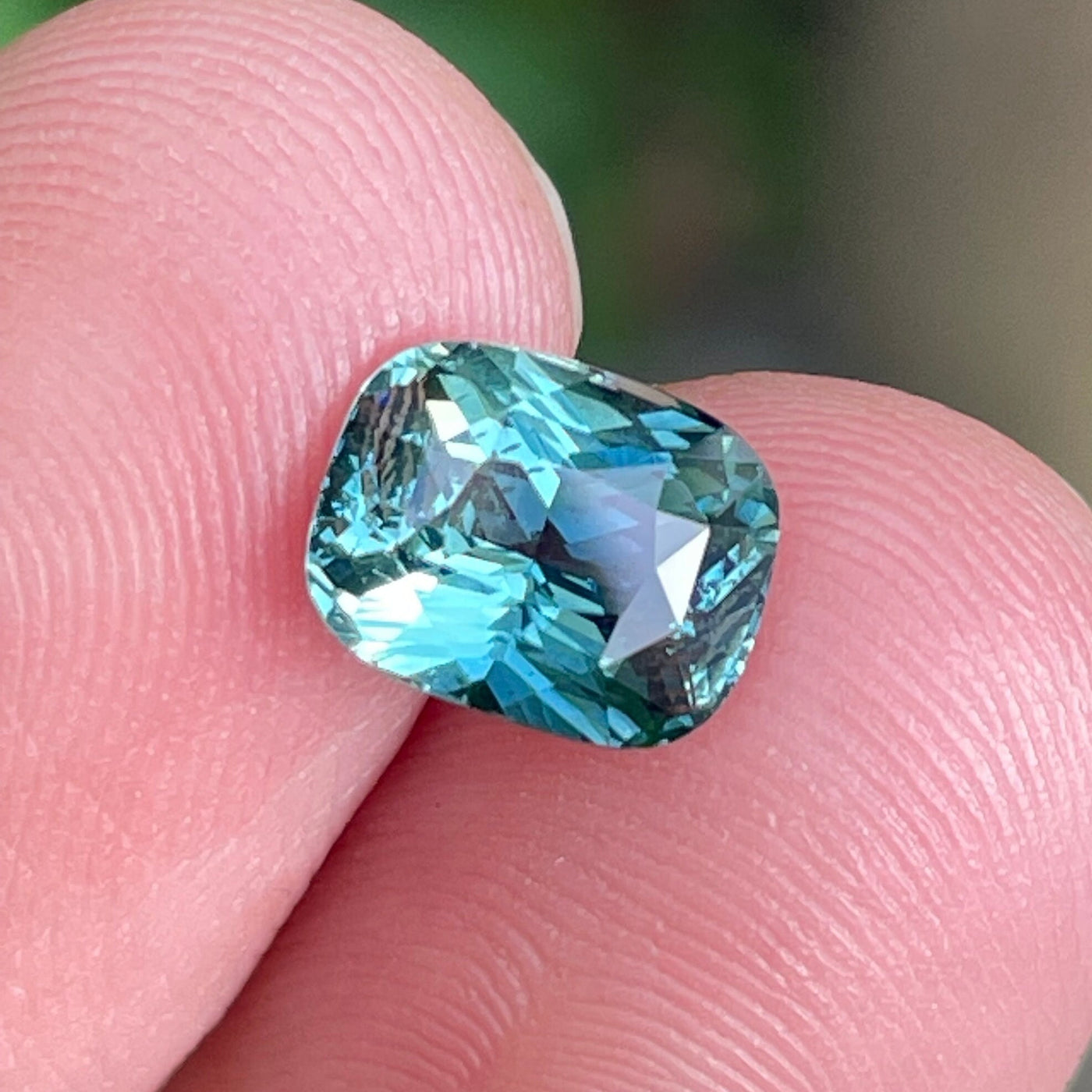 Teal Sapphire   2.05 Ct