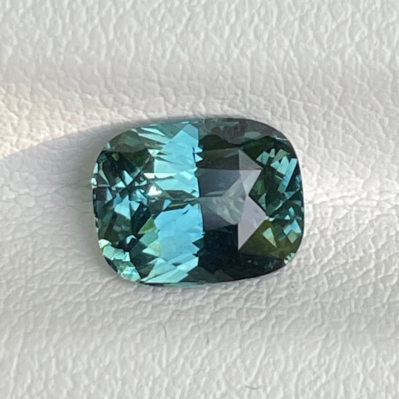 Teal Sapphire   2.05 Ct