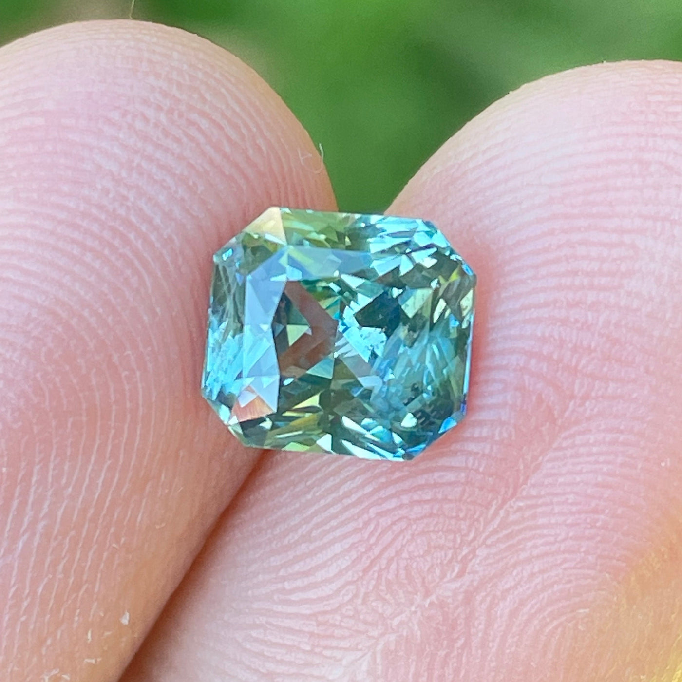 Teal Sapphire  2.50 Ct