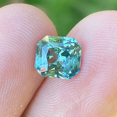 Teal Sapphire  2.50 Ct