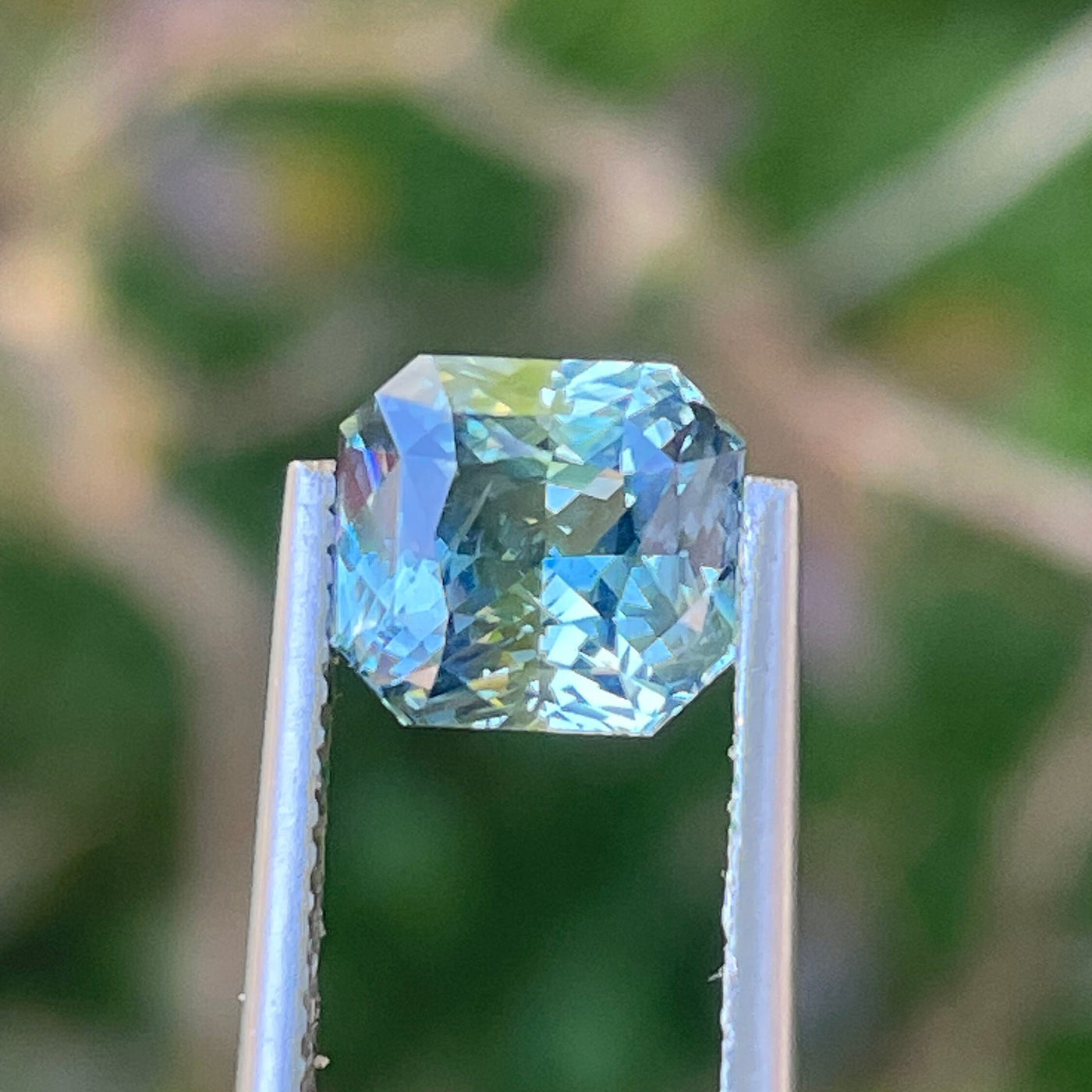 Teal Sapphire  2.50 Ct