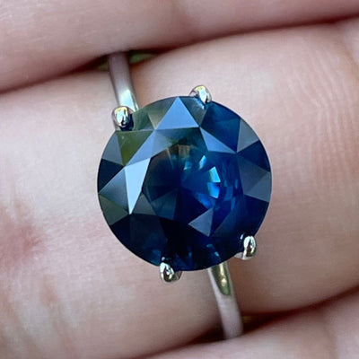 Deep Blue Sapphire 4.02 Ct