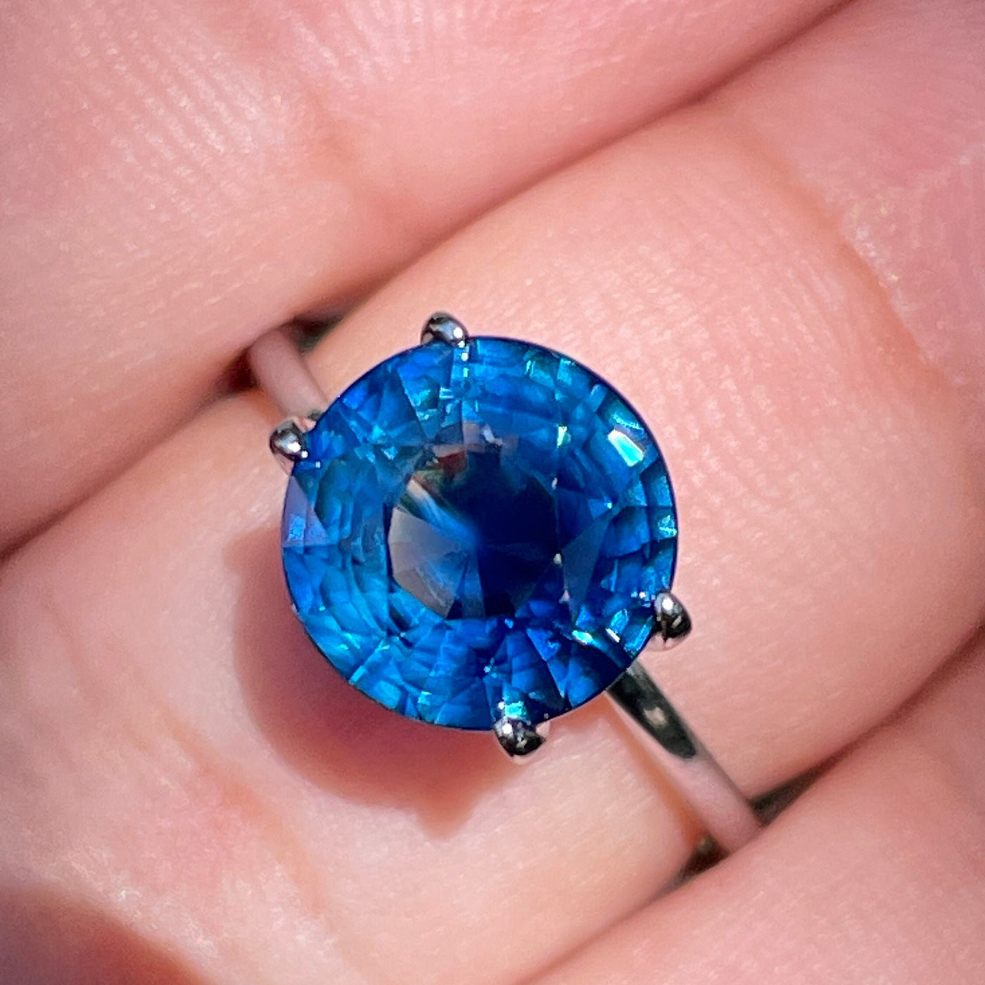 Deep Blue Sapphire 4.02 Ct