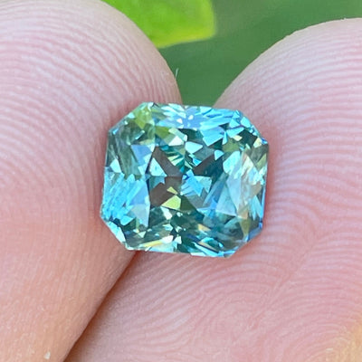 Teal Sapphire  2.50 Ct