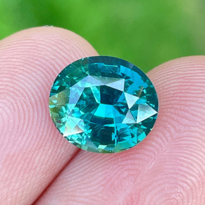 Teal Sapphire l 5.02 Ct l 10.1x 9.0 x 6.4mm l Oval l Madagascar l Natural Sapphire l Fine Sapphire For Bespoke Jewelry l Engagement Ring