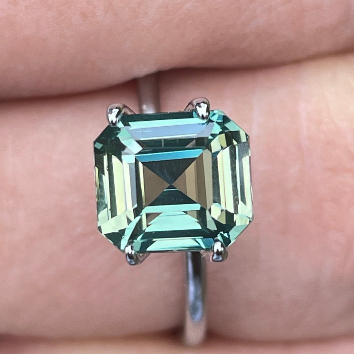 BICOLOR SAPPHIRE 3.0 CT