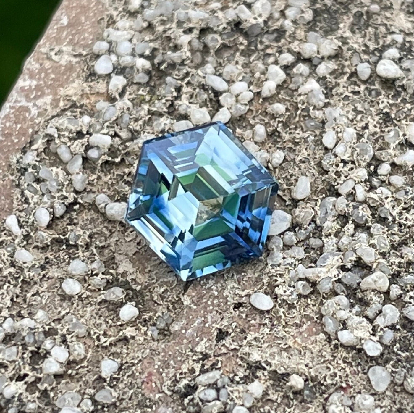 Parti Sapphire  2.05 Ct